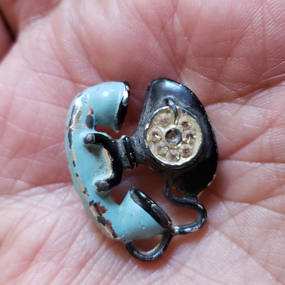 VINTAGE 1980's Rotary Phone Silver Tone Brooch Blue enamel & Diamonites (BIN 008 - Picture 5 of 5